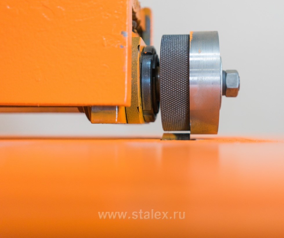 Фото 10 - Станок для продольной резки и отбортовки STALEX SBLQ-15.