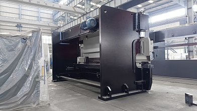 Фото 66 - MetalTec HBC 500/6000 листогибочные гидравлические прессы с ЧПУ большого тоннажа.