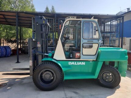 Вилочный погрузчик Dalian CPCD80CD